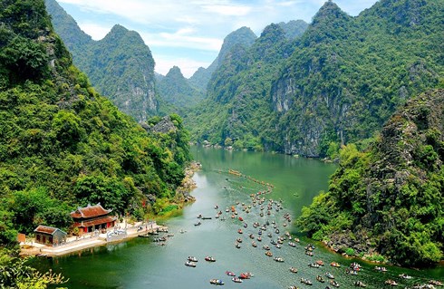 Hãy đến và tận hưởng vẻ đẹp kỳ vĩ của di sản thế giới tại Việt Nam. Hành trình này sẽ đưa bạn đến các di sản văn hóa và thiên nhiên nổi tiếng nhất trên thế giới, mang lại cho bạn những trải nghiệm đáng nhớ và tuyệt vời.