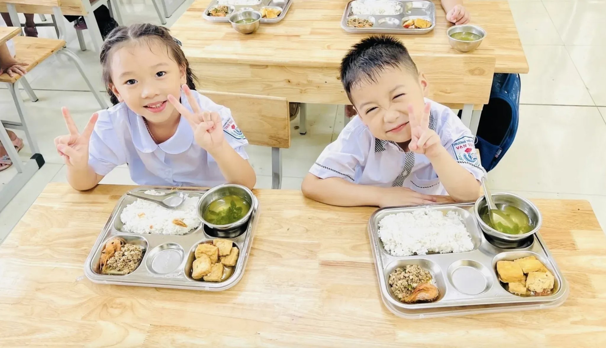 Dự thảo Nghị định về hỗ trợ bữa ăn trưa cho học sinh tiểu học và THCS ở các xã biên giới, đất liền